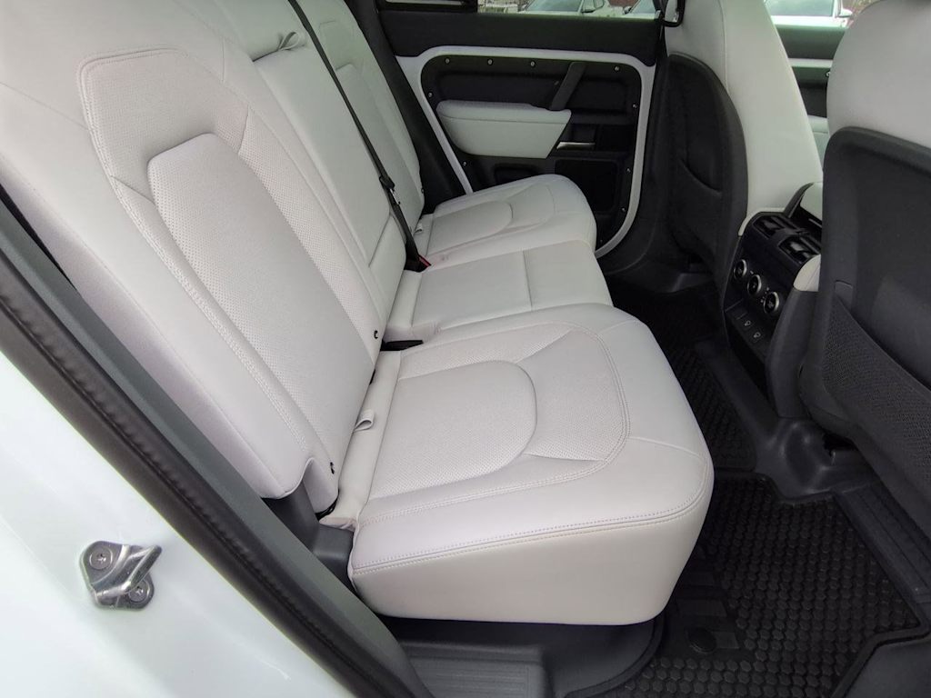 Thumbnail: 2025 Land Rover Defender - 29
