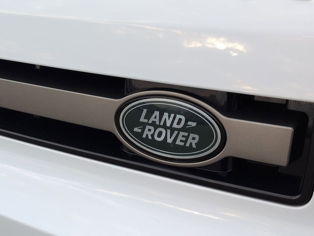 Thumbnail: 2025 Land Rover Defender - 6