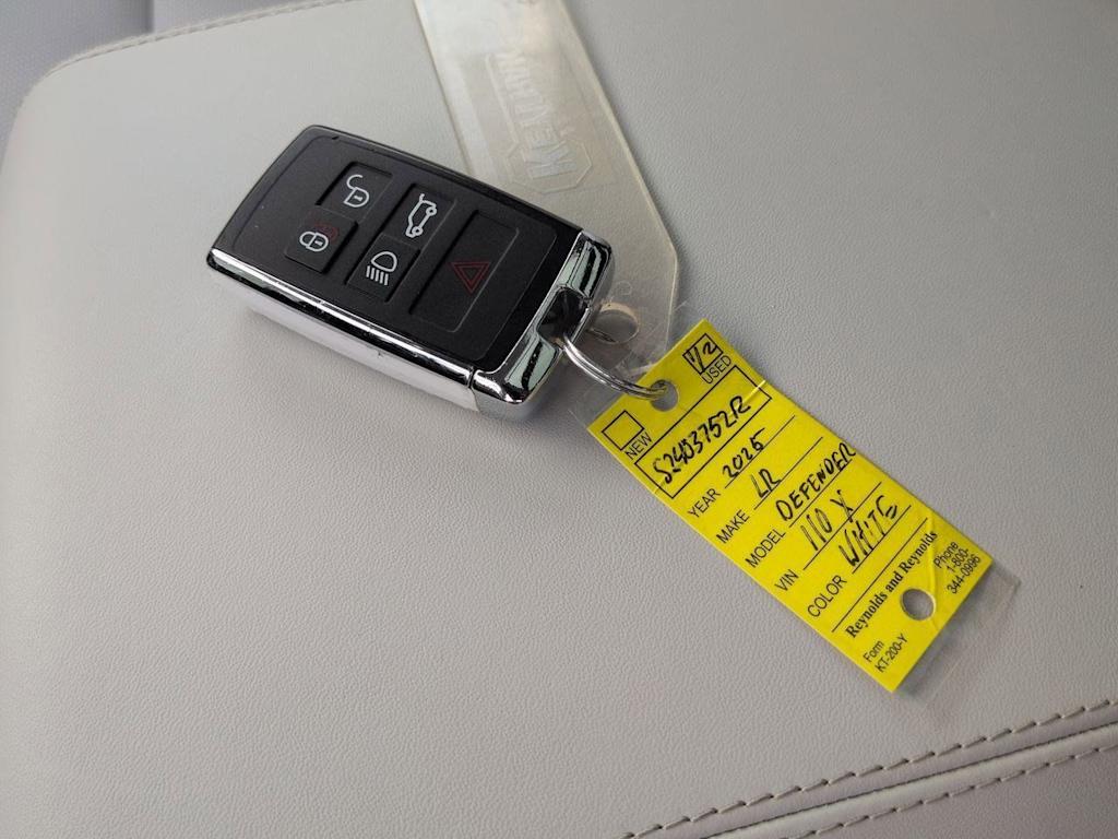 Thumbnail: 2025 Land Rover Defender - 18