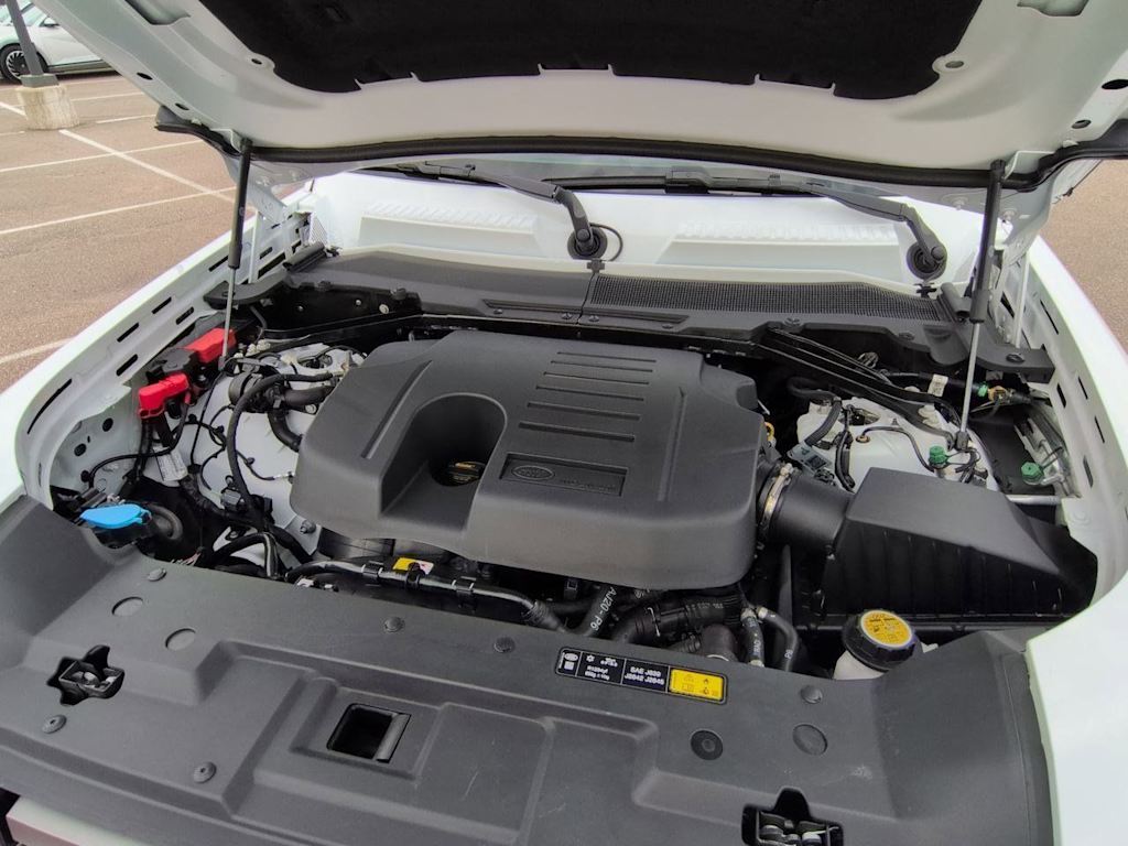 Thumbnail: 2025 Land Rover Defender - 8