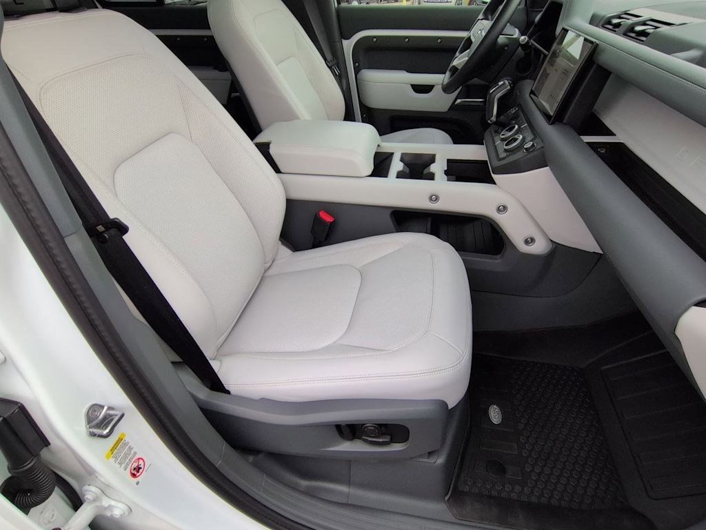 Thumbnail: 2025 Land Rover Defender - 11