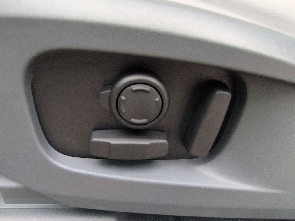 Thumbnail: 2025 Land Rover Defender - 26