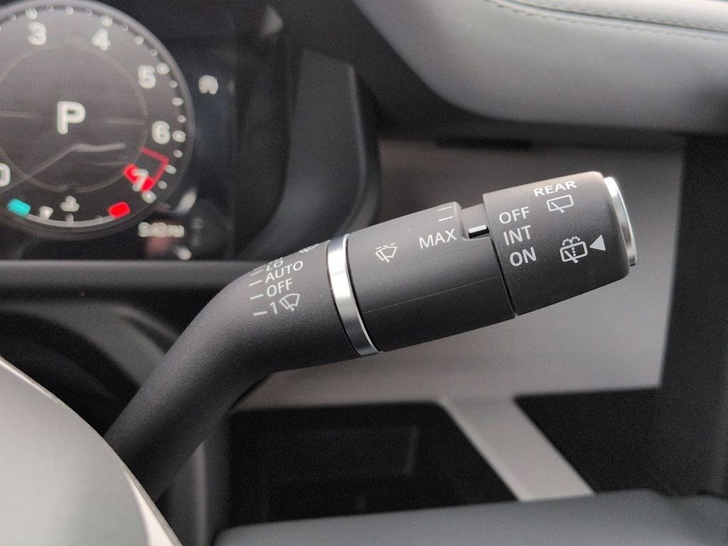 Thumbnail: 2025 Land Rover Defender - 15