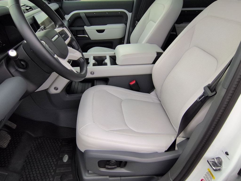 Thumbnail: 2025 Land Rover Defender - 10