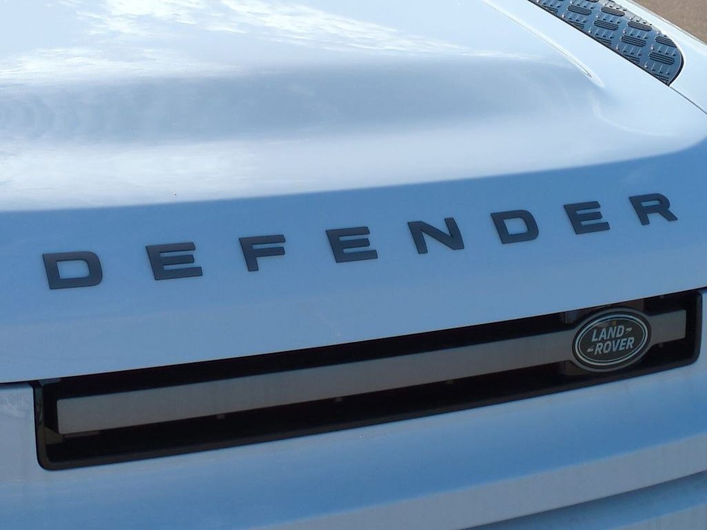 Thumbnail: 2025 Land Rover Defender - 24