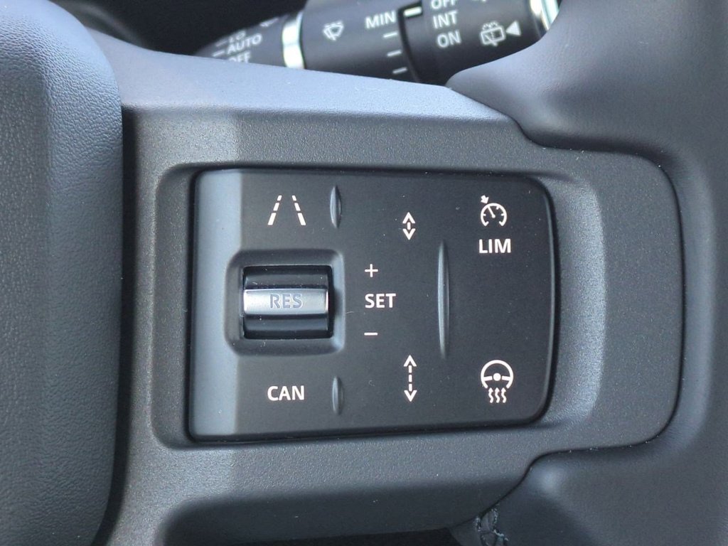 Thumbnail: 2025 Land Rover Defender - 31