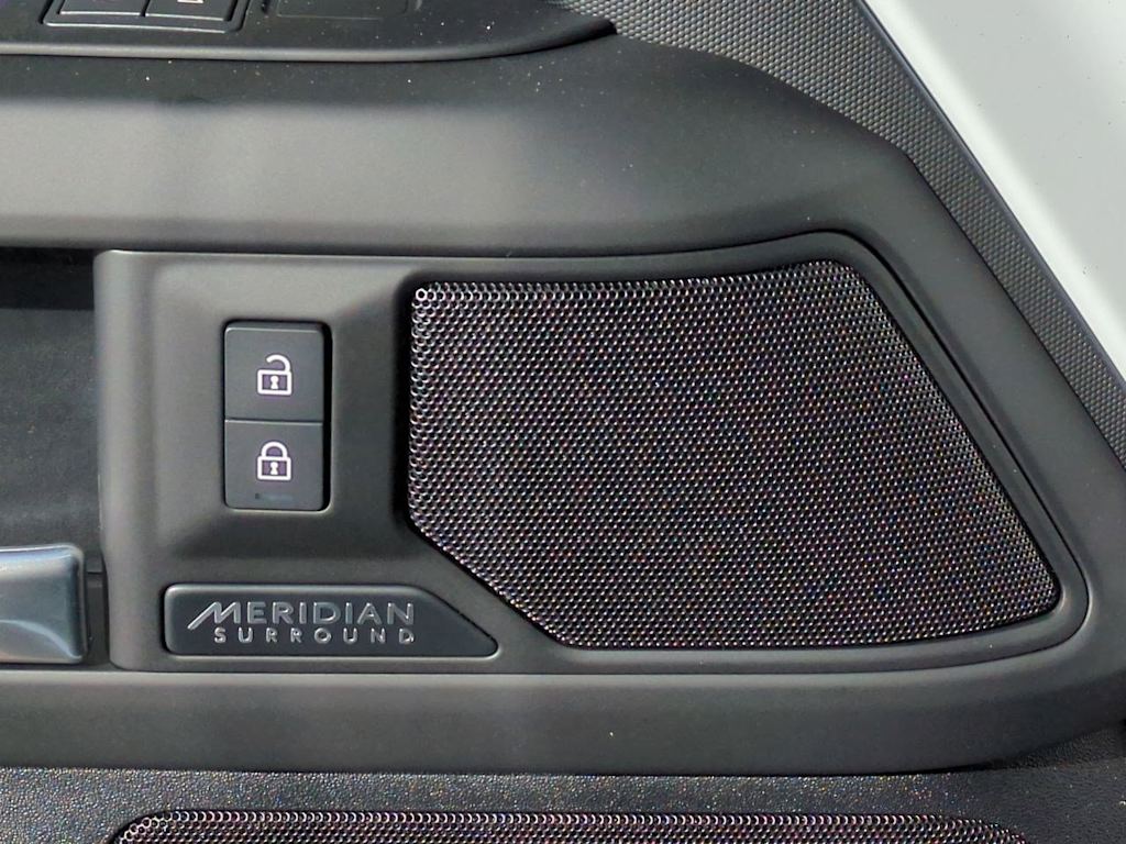 Thumbnail: 2025 Land Rover Defender - 34