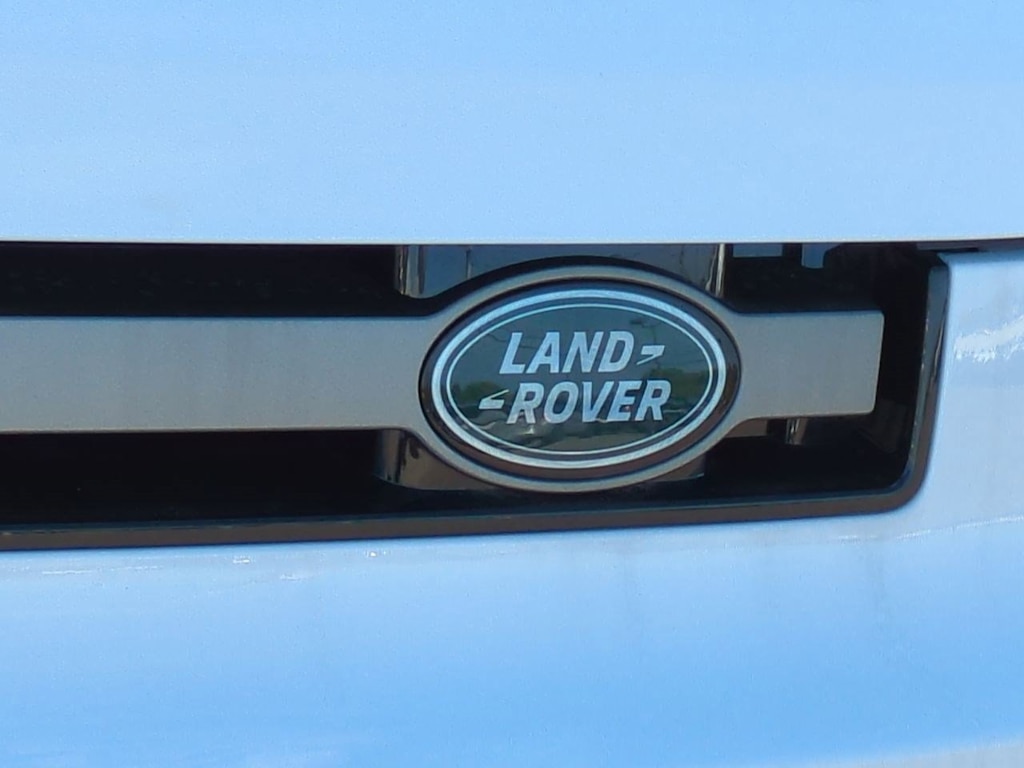 Thumbnail: 2025 Land Rover Defender - 18