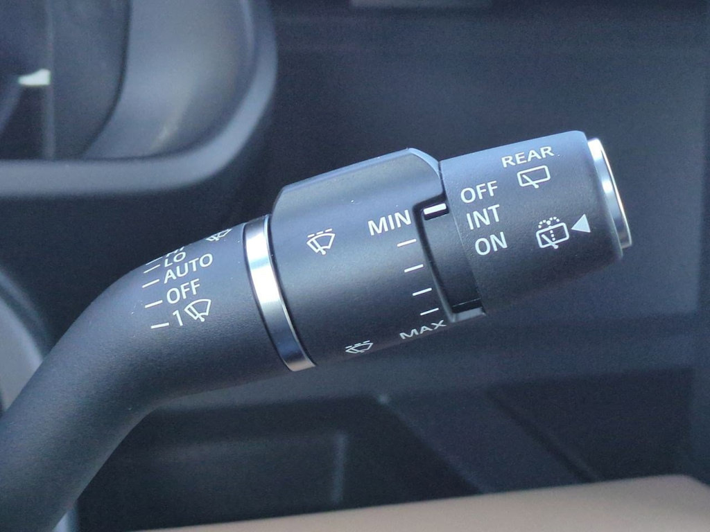 Thumbnail: 2025 Land Rover Defender - 16