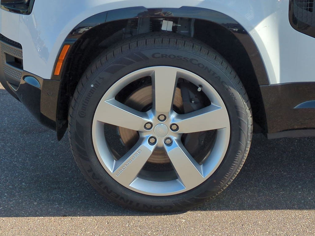 Thumbnail: 2025 Land Rover Defender - 7