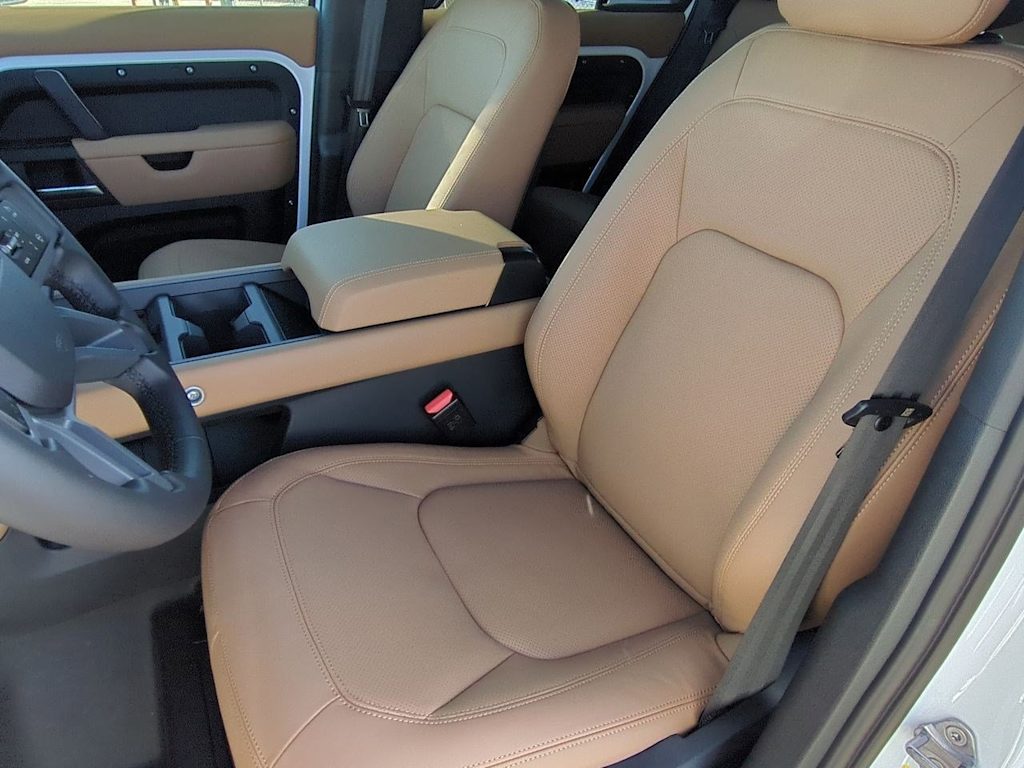 Thumbnail: 2025 Land Rover Defender - 9