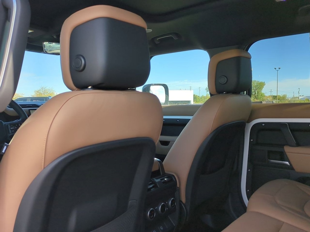 Thumbnail: 2025 Land Rover Defender - 11