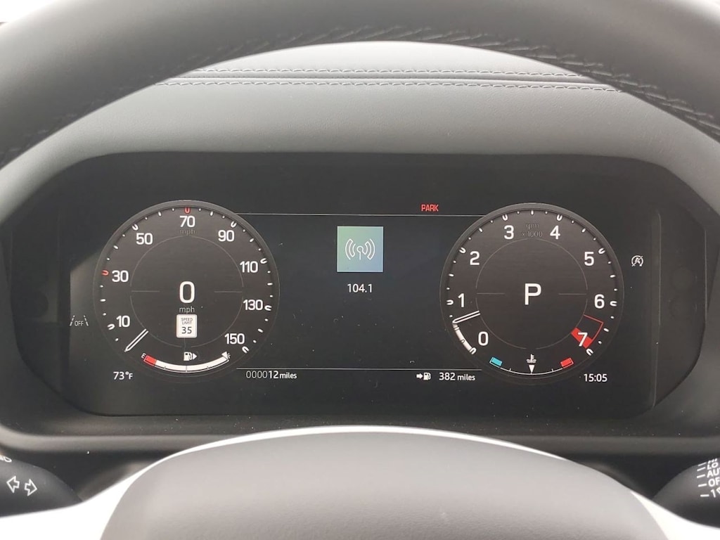 2025 Land Rover Defender 110 36