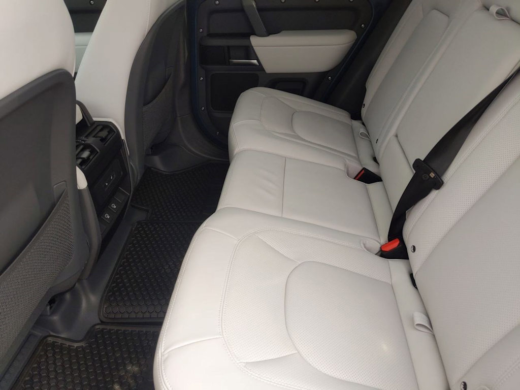 2025 Land Rover Defender 110 12