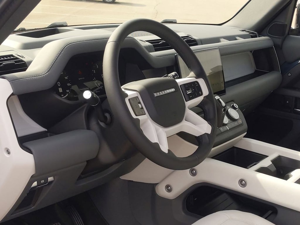 2025 Land Rover Defender 110 2