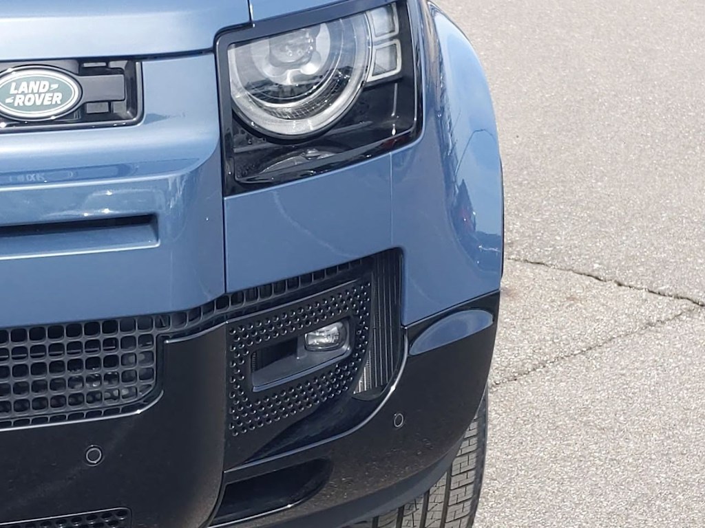 2025 Land Rover Defender 110 23
