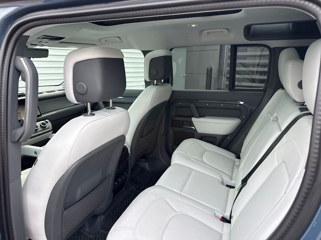 Thumbnail: 2025 Land Rover Defender - 7