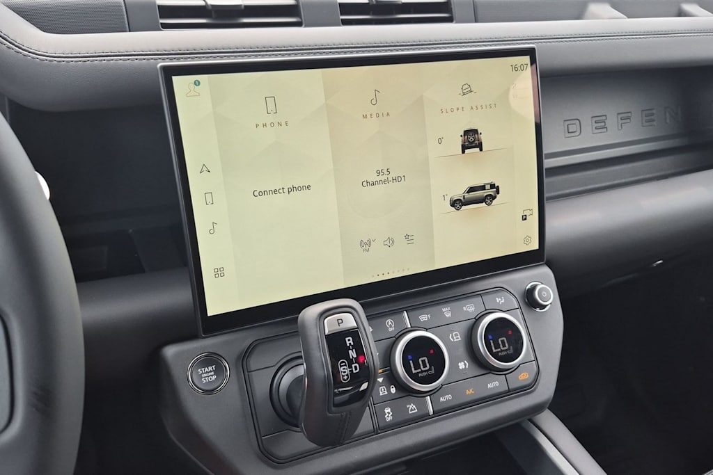 Thumbnail: 2026 Land Rover Defender - 14