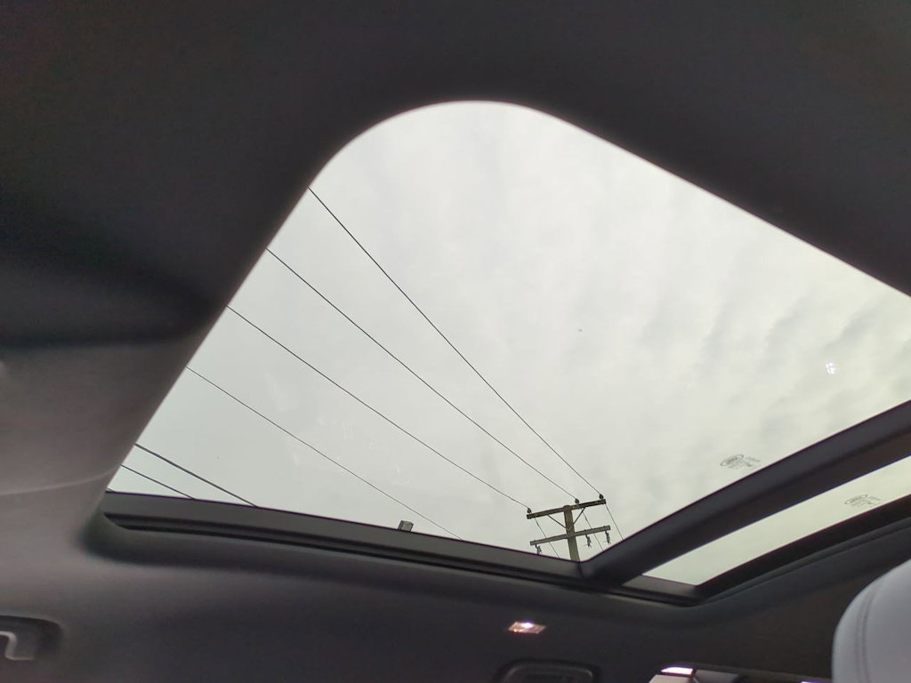 Thumbnail: 2023 Land Rover Defender - 26