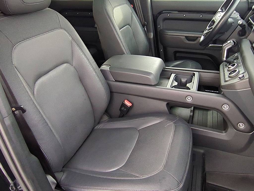 Thumbnail: 2023 Land Rover Defender - 11