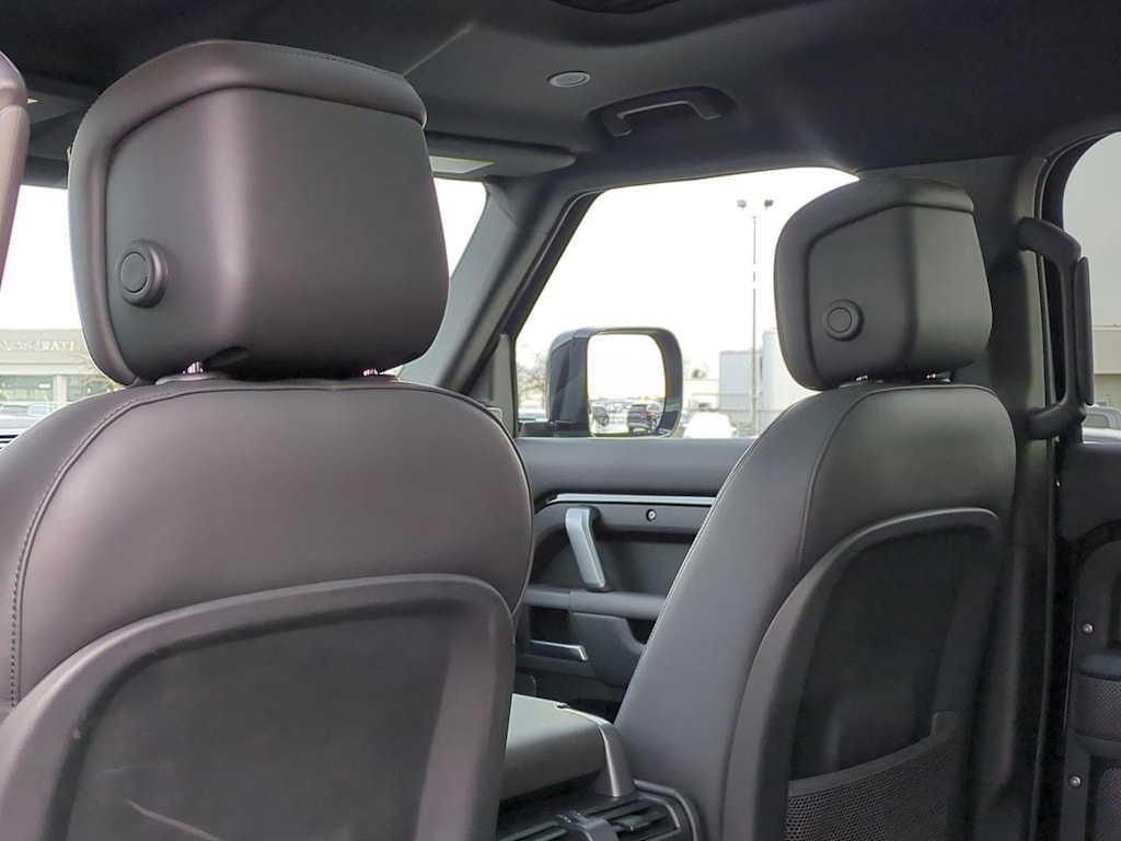 Thumbnail: 2023 Land Rover Defender - 12