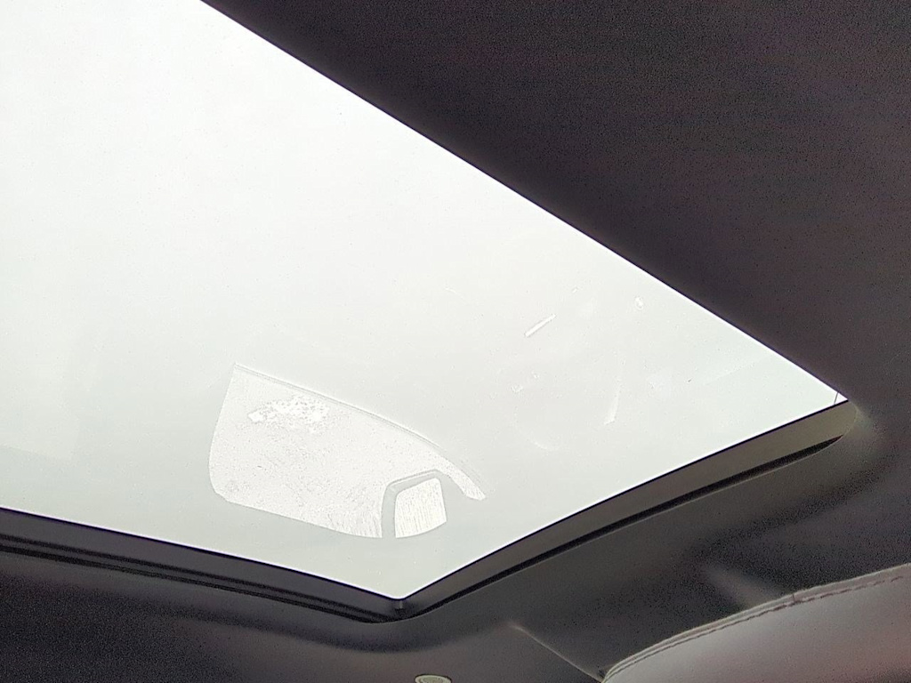 Thumbnail: 2023 Land Rover Defender - 29