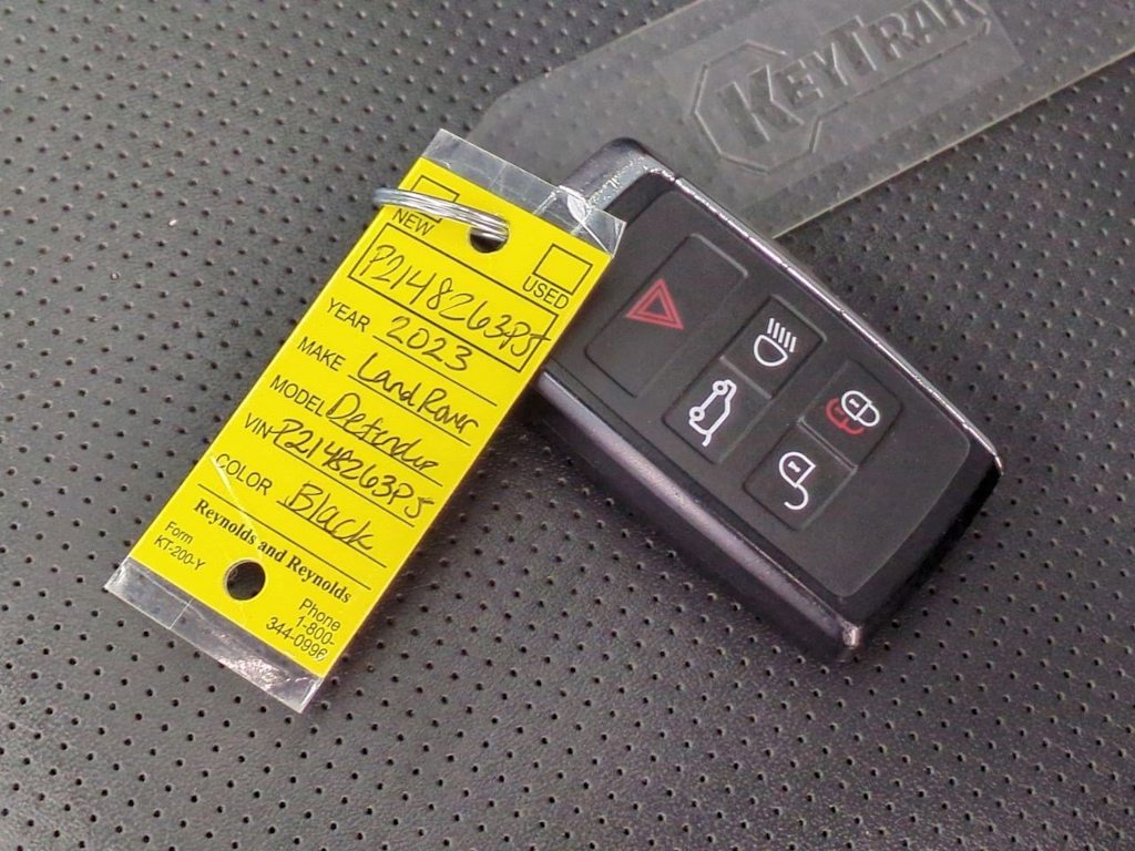 Thumbnail: 2023 Land Rover Defender - 17