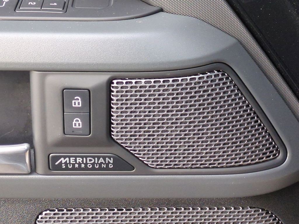 Thumbnail: 2023 Land Rover Defender - 35