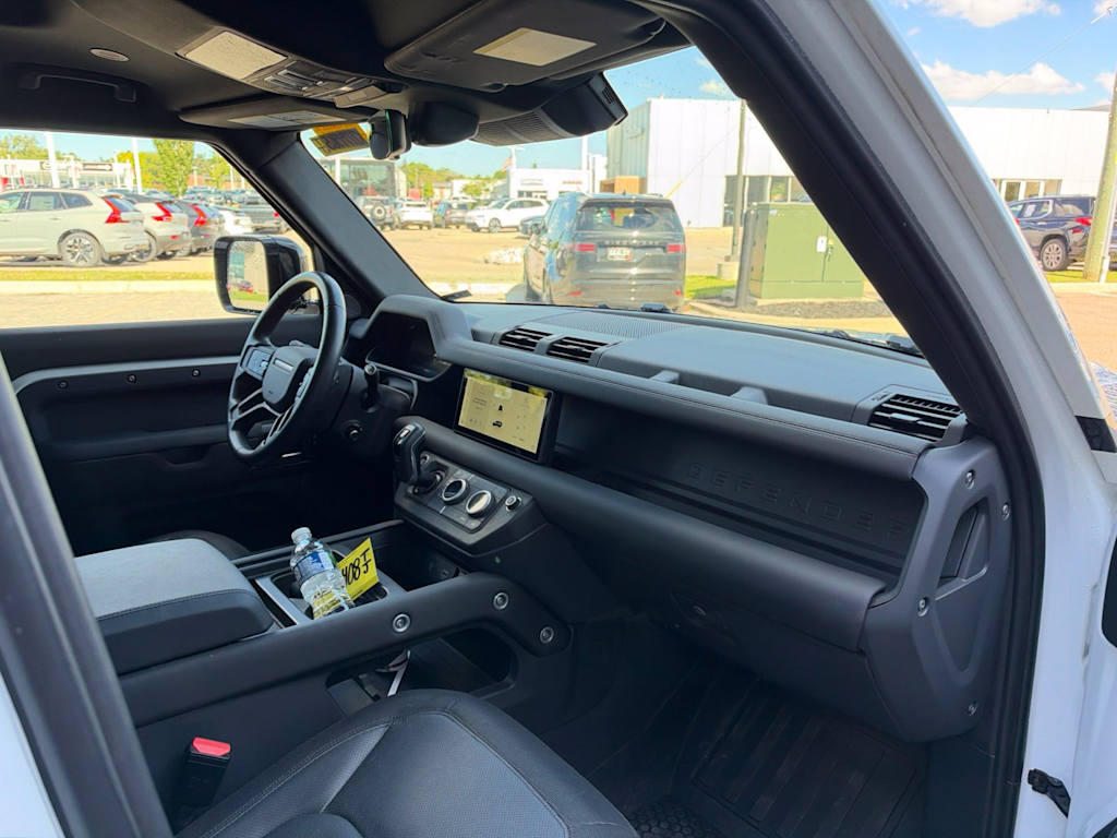 Thumbnail: 2024 Land Rover Defender - 8