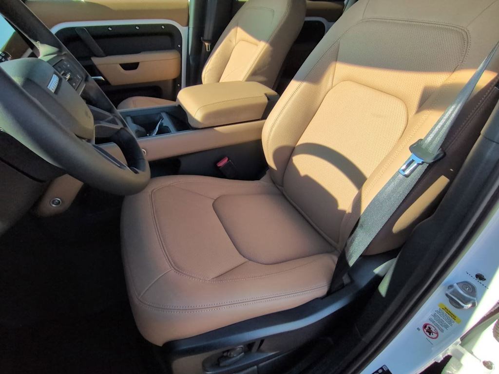 Thumbnail: 2026 Land Rover Defender - 10