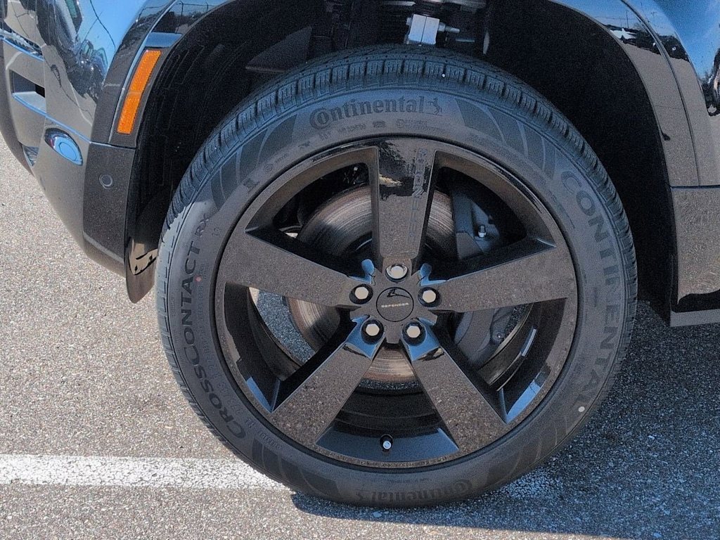 Thumbnail: 2026 Land Rover Defender - 7