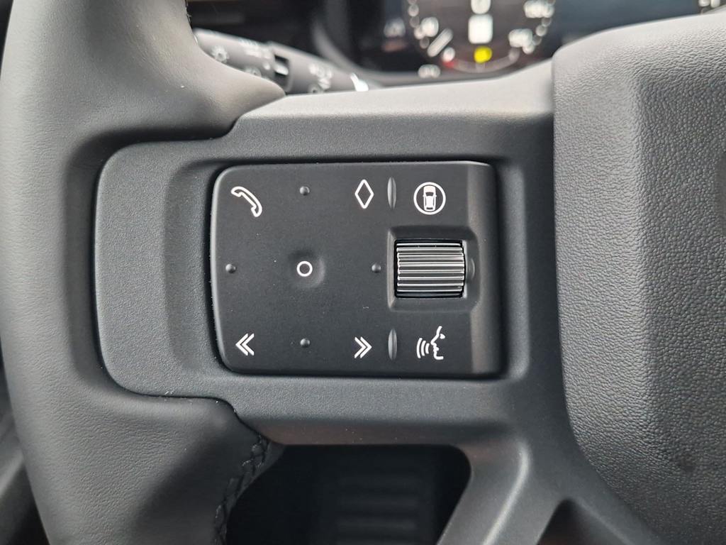 Thumbnail: 2026 Land Rover Defender - 33