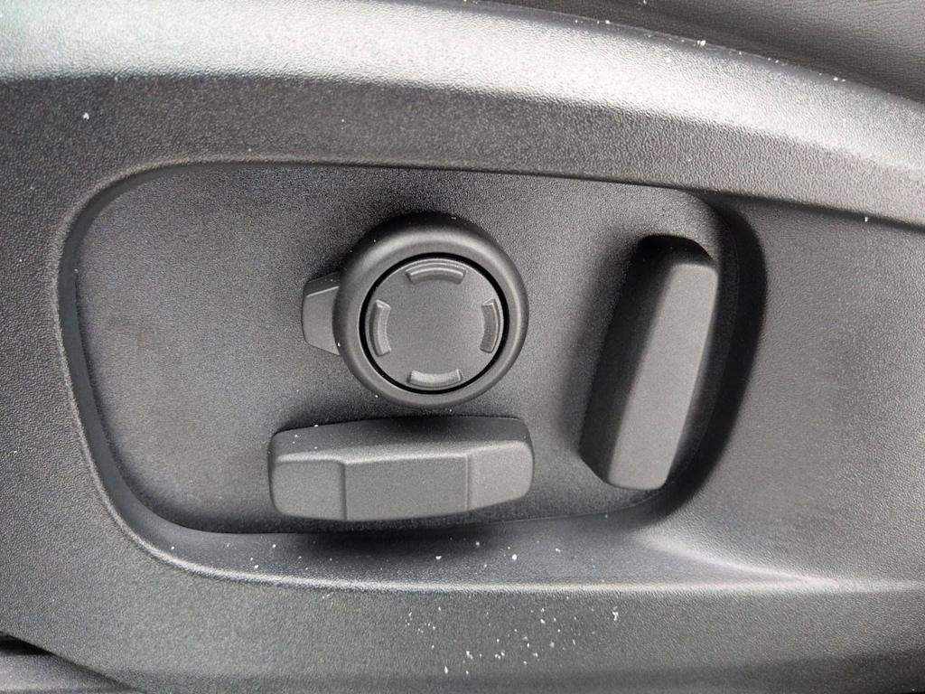 Thumbnail: 2026 Land Rover Defender - 24