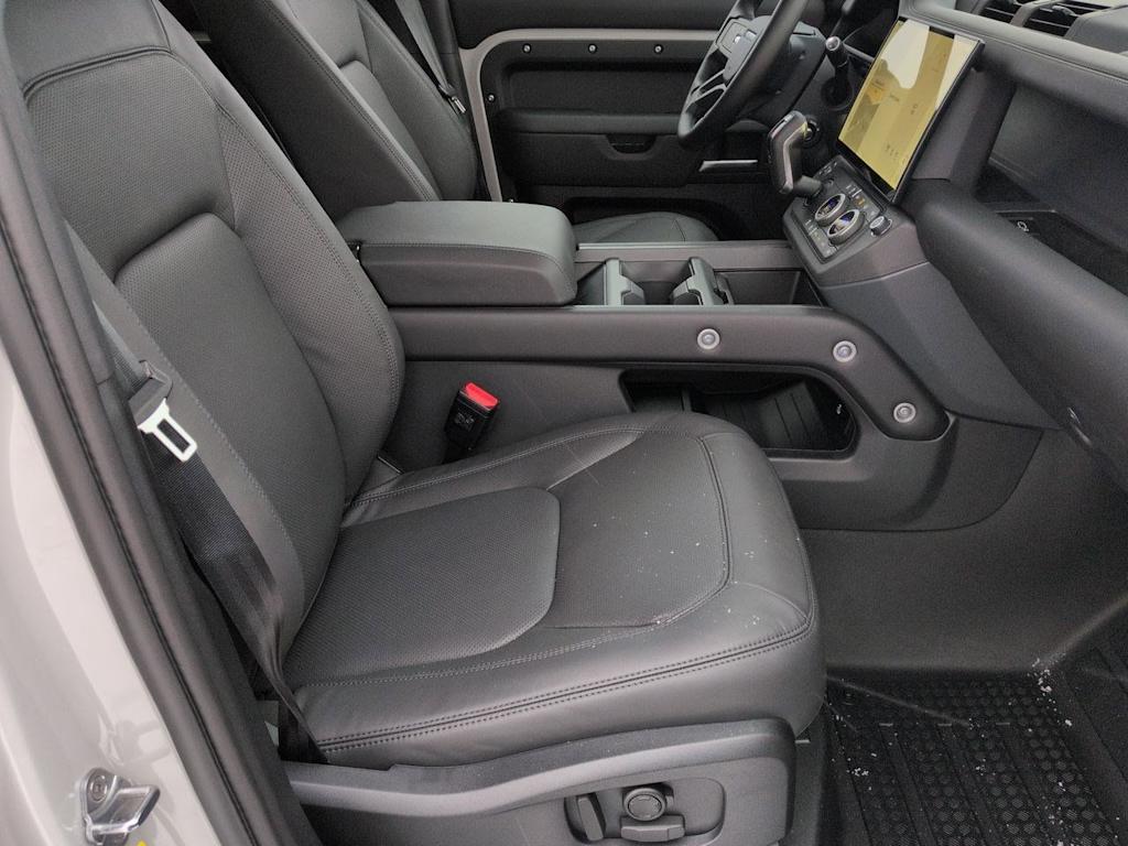 Thumbnail: 2026 Land Rover Defender - 10