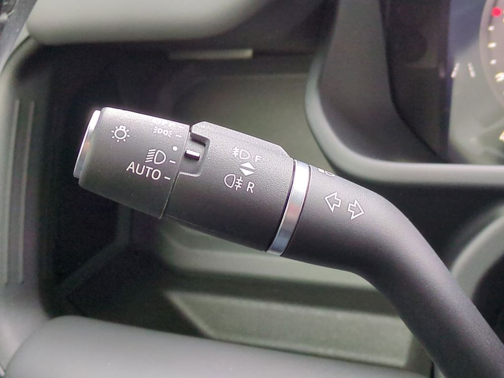 Thumbnail: 2024 Land Rover Defender - 15