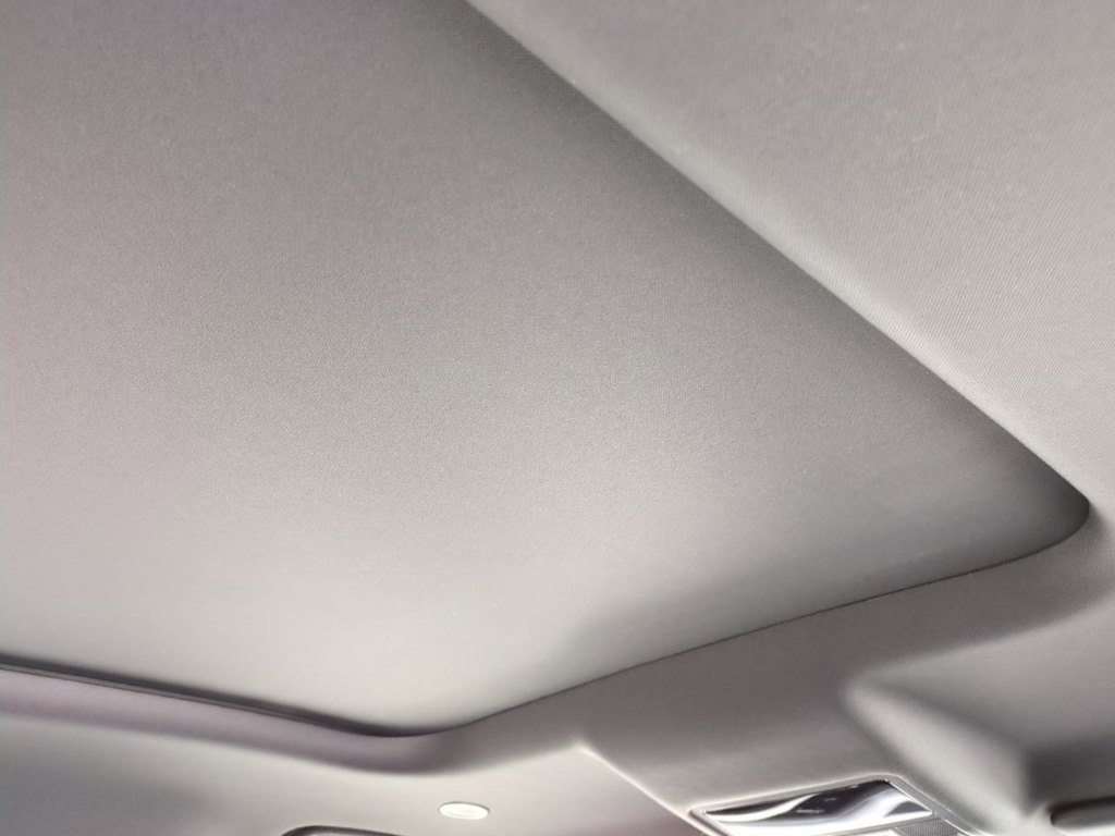 Thumbnail: 2024 Land Rover Defender - 30