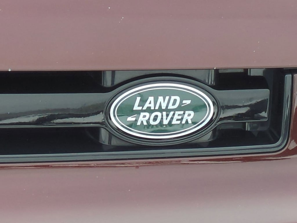 Thumbnail: 2024 Land Rover Defender - 24