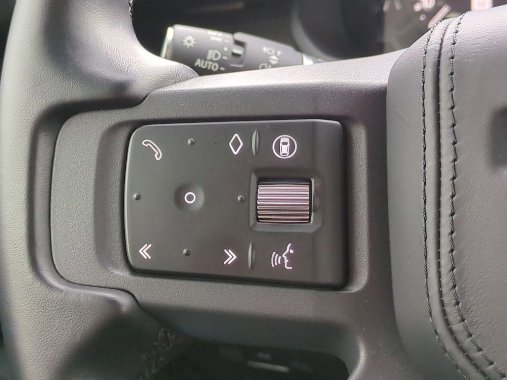 Thumbnail: 2024 Land Rover Defender - 32