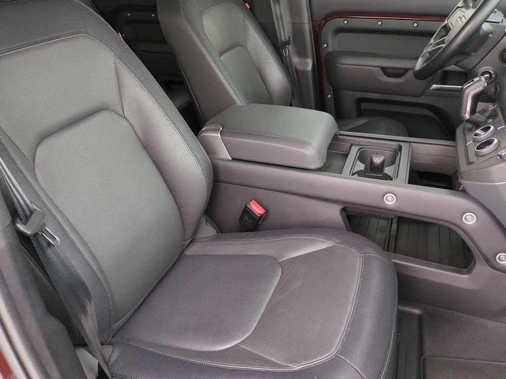 Thumbnail: 2024 Land Rover Defender - 31