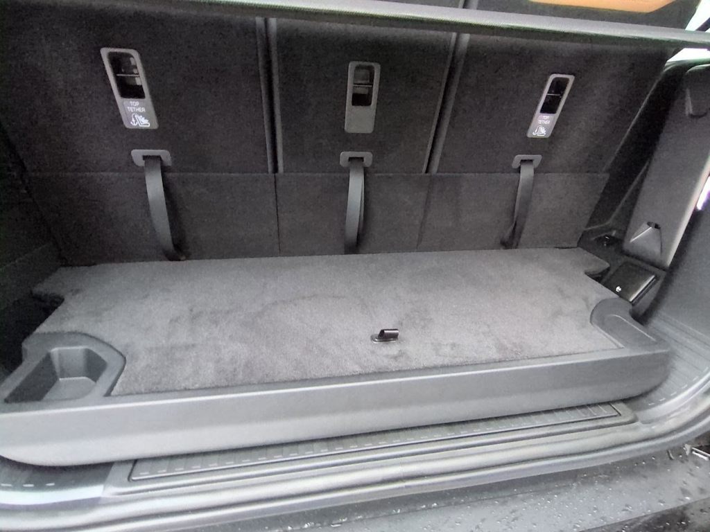 Thumbnail: 2026 Land Rover Defender - 18