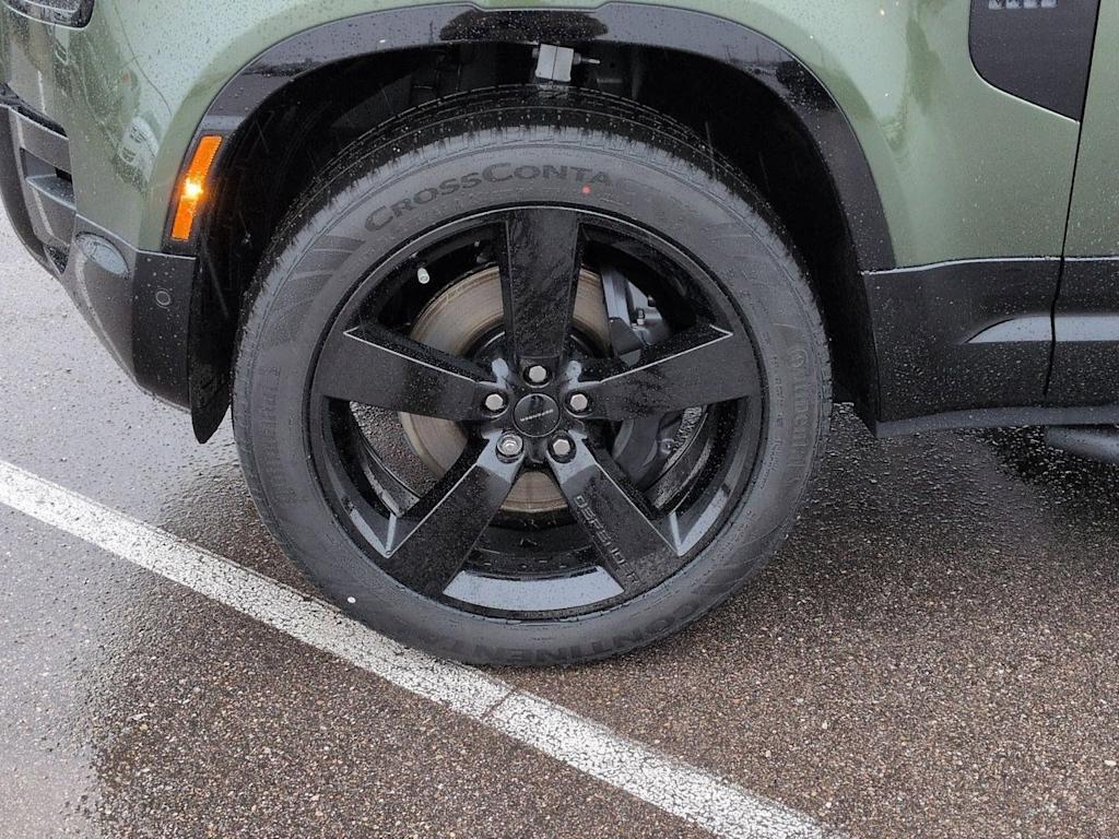 Thumbnail: 2026 Land Rover Defender - 8