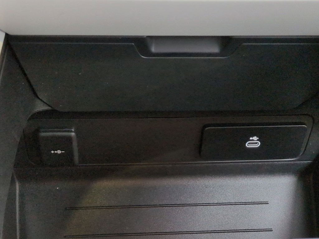 Thumbnail: 2026 Land Rover Defender - 38