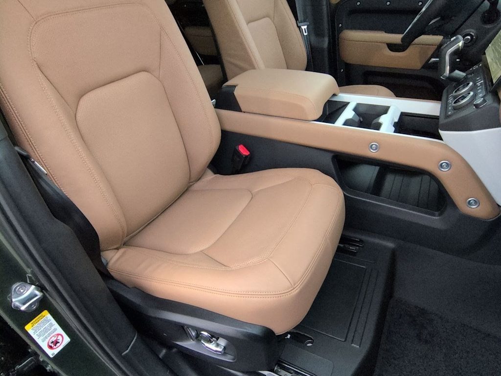 Thumbnail: 2026 Land Rover Defender - 30