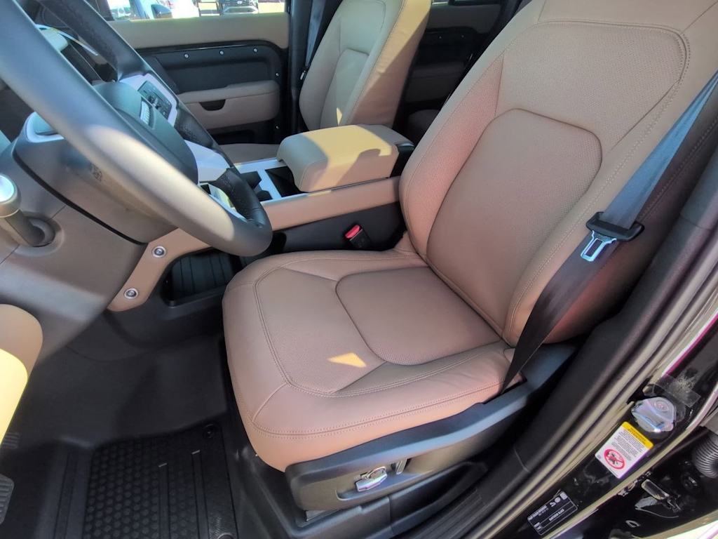 Thumbnail: 2026 Land Rover Defender - 10