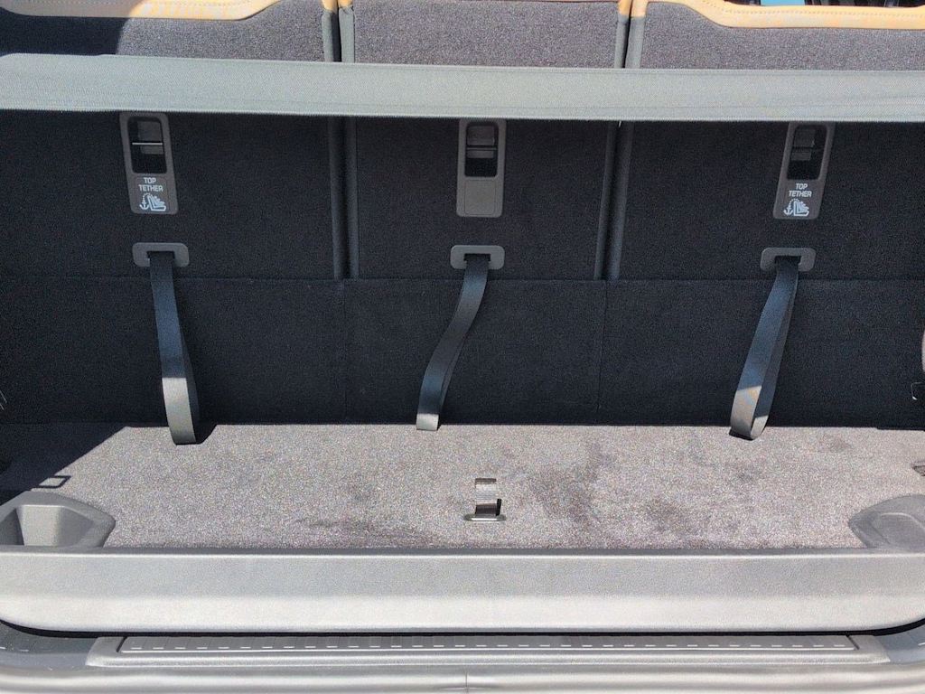 Thumbnail: 2026 Land Rover Defender - 17