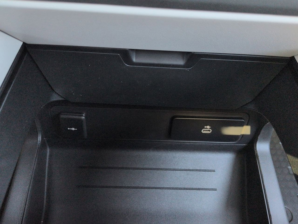 Thumbnail: 2026 Land Rover Defender - 39