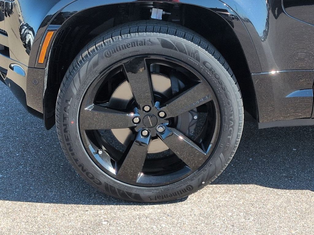 Thumbnail: 2026 Land Rover Defender - 7