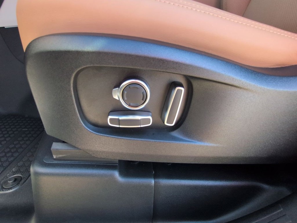 Thumbnail: 2026 Land Rover Defender - 26