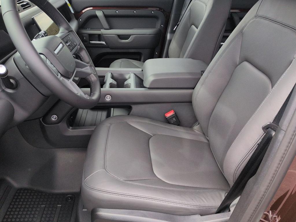 Thumbnail: 2026 Land Rover Defender - 10