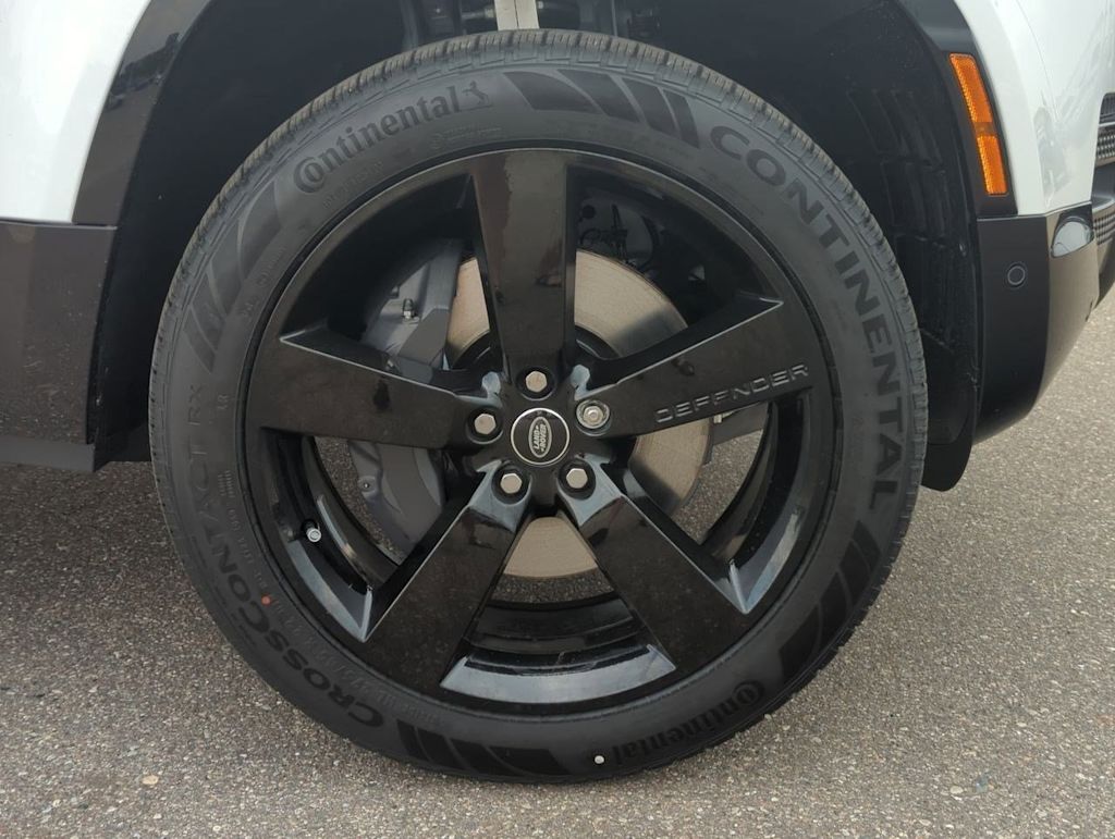 Thumbnail: 2025 Land Rover Defender - 7